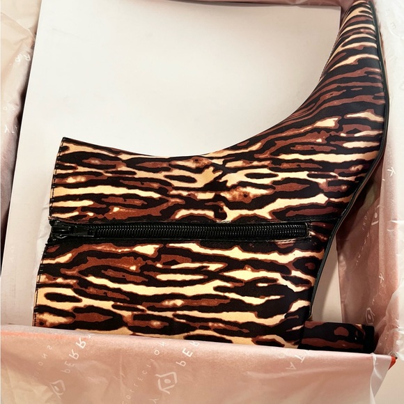 Katy Perry The Wandering Bootie Liger Animal Multi Print Satin Size 8M/38 - Picture 9 of 9